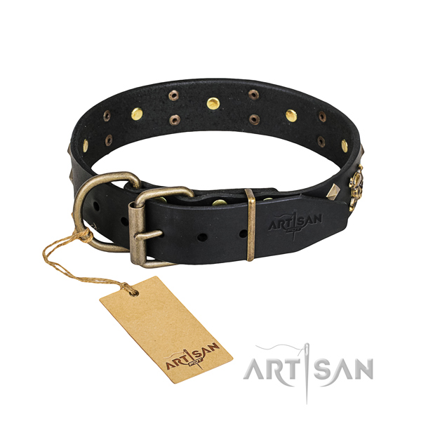 Leather dog collar with smooth edges for convenient everyday wearing