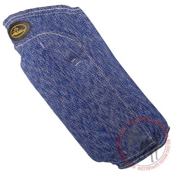 Leg sleeve with inside strong handle to protect from the bites